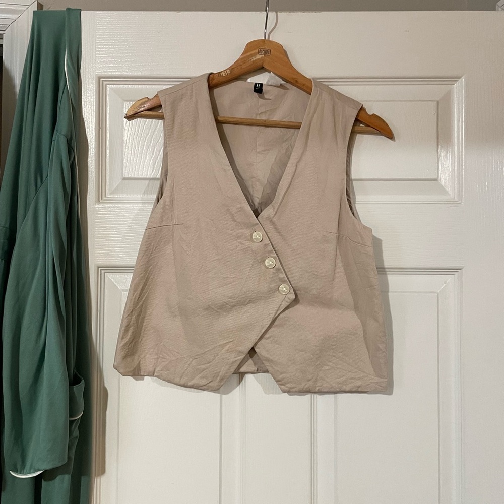 H&M Beige Button-Front Women's Vest